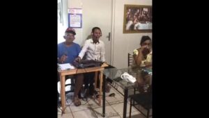 Jovem imita locutor esportivo para reproduzir rotina dos pais durante isolamento no Rio Grande do Norte