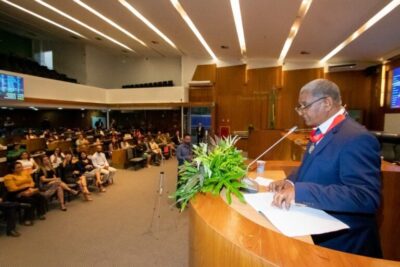 Assembleia concede Medalha ‘Terezinha Rêgo’ ao professor Francisco Rodrigues da Silva