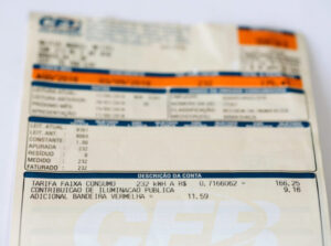 Conta de luz deve aumentar 16,7% em 2022, projeta Aneel