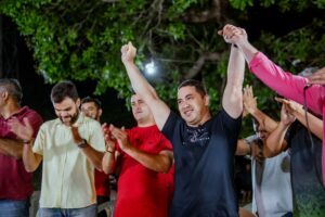 Multidão recepciona André da Ralpnet no povoado Santana dos Pretos em Pinheiro