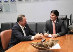 Fufuca firma acordo com Brandão e aguarda nomeação de cargo