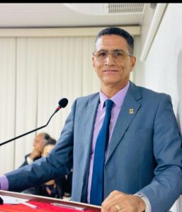 Vereador João Carlos declara apoio ao projeto de Lei que beneficia escolas comunitárias e enterra fake news plantada pela oposição em SJR