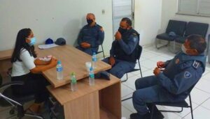 Prefeita Ana Cláudia e representantes do 16º BPM se reúnem para discutir parcerias e ações de segurança em Santa Quitéria/MA
