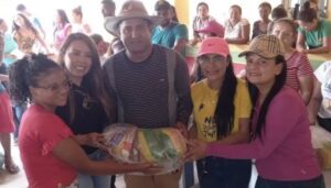Prefeito Toca Serra distribuiu 10 Toneladas de peixes e 5 mil Cestas Básicas em Pedro do Rosário