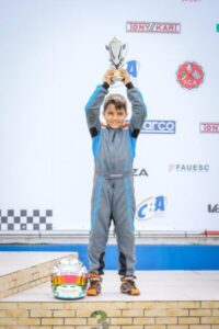 Igor Maia de 9 anos, após sagrar-se campeão nordestino de Kart, chega em 3º lugar em SC em disputa com os melhores do Brasil