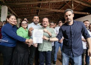 Dr. Julinho inicia construção de creche no Parque Araçagy