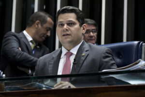 Presidente do senado, Davi Alcolumbre, está com coronavírus