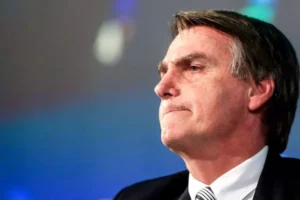 Após chamar de “fantasia”, Bolsonaro faz teste de coronavírus