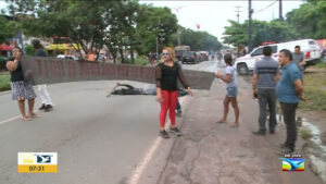 Manifestantes realizam protesto contra aumento de passagens em São Luís