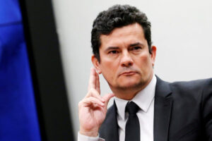 Sérgio Moro diz que Maurício Valeixo estava cansado de ser adiado para deixar posto e rebate Bolsonaro: “Se fosse esse o meu objetivo, teria concordado ontem com a substituição”