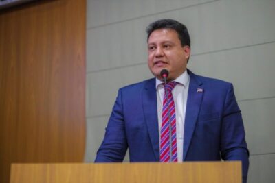 “SALIVA É O COMBUSTÍVEL DA POLÍTICA”, DIZ CAMARÃO SOBRE FIM DO ‘INCÊNDIO’ NA BASE GOVERNISTA