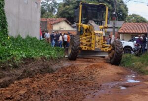Dr. Julinho inicia obras de pavimentação na Vila Roseana Sarney
