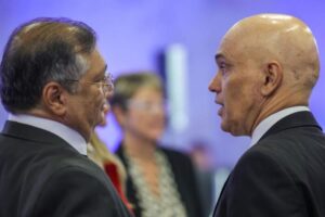 Dino homenageia Alexandre de Moraes no 7 de Setembro