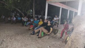 Fabiana Mendes dialoga com moradores da zona rural de Presidente Vargas