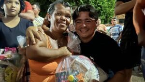 O empresário Júnior Amorim entrega mais de 3 toneladas de alimentos para população de Miranda do Norte.