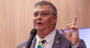 “Convite honroso”, diz Flávio Dino sobre possível indicação ao STF