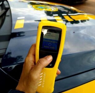 Motorista embriagado capota veículo na BR-010 em Porto Franco