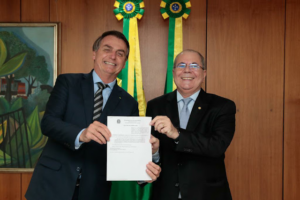 Agora é lei: Presidente Jair Bolsonaro sanciona projeto de Hildo Rocha que garante alimentos nas casas dos alunos