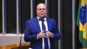 “Flávio Dino alega não ter dinheiro para consertar helicóptero da polícia, que salva vidas, mas gasta milhões com propaganda”, acusa Hildo Rocha