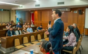 Servidores da Alema participam de aula inaugural da primeira turma de Mestrado em Direito
