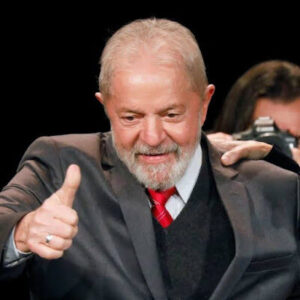 Ministro Fachin anula condenações de Lula relacionadas à Lava Jato e ex-presidente está livre para disputar as eleições de 2022