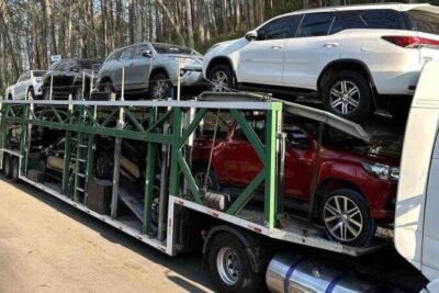 Sortudo ganha carreta com oito Toyota Hilux após vencer rifa de R$ 32