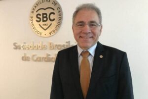 Marcelo Queiroga aceita convite para assumir o ministério da Saúde