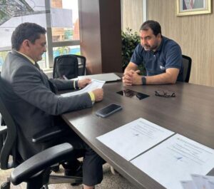 Cláudio Cunha viabiliza alteração de portaria garantindo número ilimitado para transporte de ambulâncias nos ferryboats