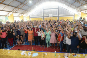 Prefeita Vanderly Monteles entrega mais 3 importantes obras no povoado Lagoa dos Ciganos; Posto de Saúde, escola e quadra de esportes foram entregues