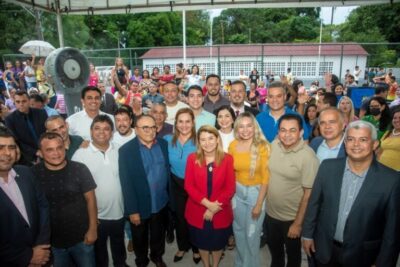 Deputados participam da entrega de quadra poliesportiva em Complexo Comunitário do Tibiri