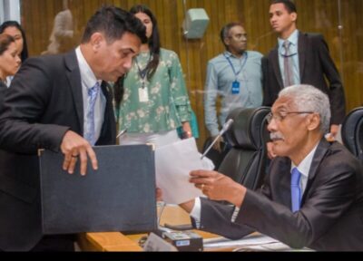 Deputado Wellington aciona MP para obrigar Prefeito de Paço do Lumiar a cumprir legislação em defesa dos professores