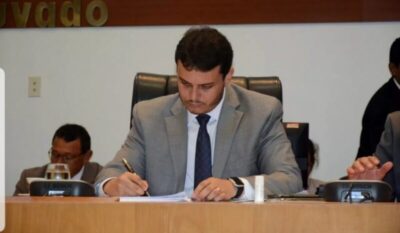 Glalbert Cutrim solicita reforma de quadra poliesportiva em Dom Pedro