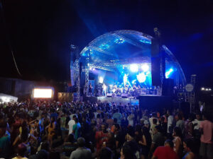 Michele Andrade e Toca do Vale fazem shows inesquecíveis na segunda noite de Carnaval de São Benedito do Rio Preto