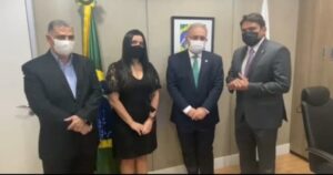 Em Brasília, Fabiana garante o fortalecimento da vacinação e recursos para reformar as UBS’s de Presidente Vargas