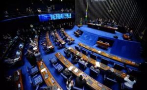 Senado aprova reforma eleitoral rejeitando volta das coligações