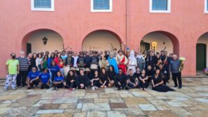 Batalha de Danças Urbanas com músicas natalinas movimenta a Praça das Mercês