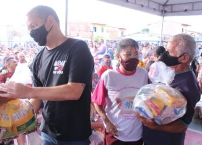 Com o apoio do Governo do Estado e Prefeitura de São Luís, Vereadora Fátima Araujo, entrega milhares de cestas básicas