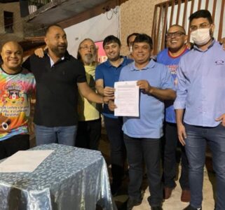 Veja Agora: Roberto Costa participa de assinatura da ordem de serviço do Morro do Querosene