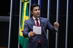 Duarte Jr é indicado para CCJ e se fortalece no PSB