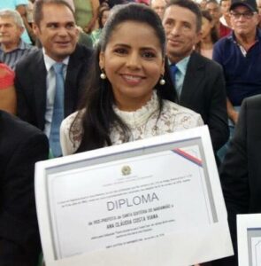 “Com essa mudança repentina que somente Deus explica, fui chamada para o maior desafio da minha vida”, afirma Ana Claúdia Costa, em mensagem ao povo de Santa Quitéria