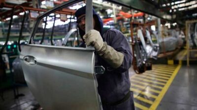 Por que montadoras estão anunciando investimentos bilionários no Brasil