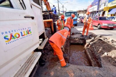 Prefeitura de São Luís segue com ações de limpeza em dispositivos de drenagem em diversos pontos da cidade
