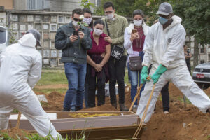 Brasil registra 1.437 mortes em 24h e ultrapassa 97 mil óbitos por Covid-19