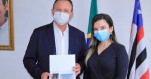 Vice-governador Carlos Brandão recebe homenagem do HSLZ pelos serviços prestados no combate à pandemia