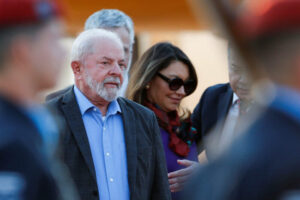 Lula gasta mais que Bolsonaro, Temer e Dilma com cartão corporativo; gasto mensal chega a R$1,1 milhão por mês