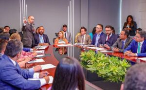 Iracema Vale defende investimentos à exploração de petróleo e gás na Margem Equatorial