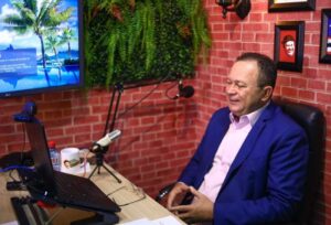 Em entrevista à GloboNews, Carlos Brandão repudia atos antidemocráticos, defende projetos estruturantes para o Maranhão e reforça apoio à reforma tributária