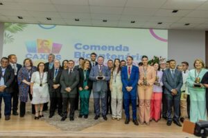 Governador Brandão é agraciado com Medalha Caxias +200 em honra ao bicentenário da Independência