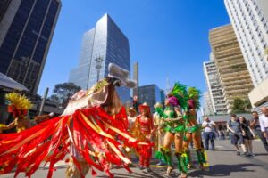 Avenida Paulista é surpreendida com as cores, as toadas e o brilho do São João do MA