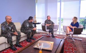 Iracema Vale recebe chefe do Comando Militar da Amazônia e sugere parcerias em prol do Maranhão